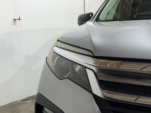 Modern Steel Metallic 2020 Honda Pilot 2WD LX