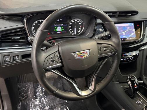 Stellar Black Metallic 2024 Cadillac XT6 Premium Luxury FWD