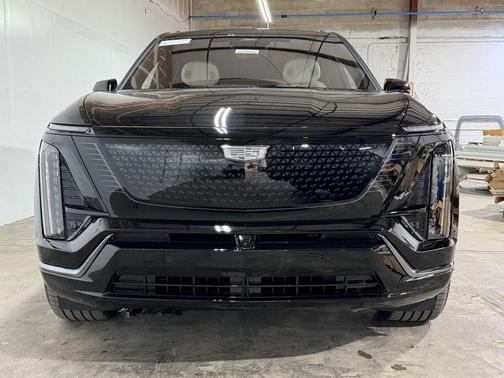 Stellar Black Metallic 2027 Cadillac VISTIQ Sport