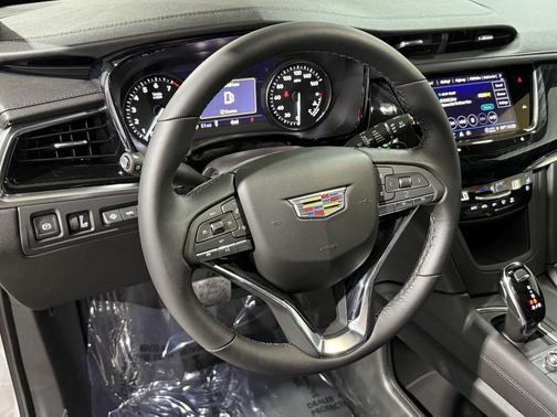 2025 Cadillac XT6 Premium Luxury FWD