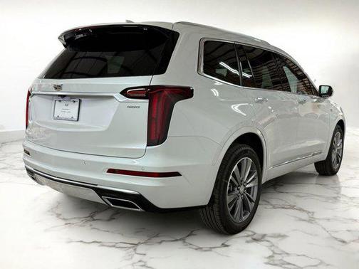 2025 Cadillac XT6 Premium Luxury FWD