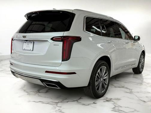 2025 Cadillac XT6 Premium Luxury FWD
