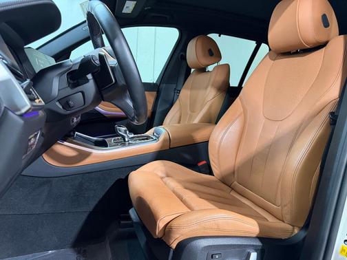 Alpine White 2022 BMW X5 sDrive40i