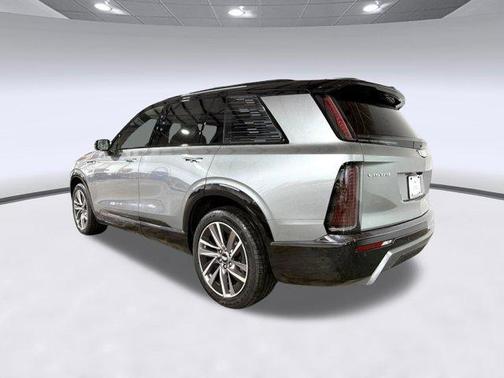 Argent Silver Metallic 2026 Cadillac VISTIQ Sport