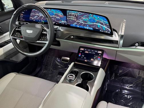 Argent Silver Metallic 2026 Cadillac VISTIQ Luxury