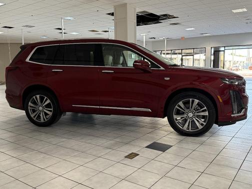 2025 Cadillac XT6 Premium Luxury FWD