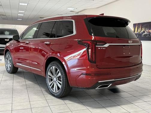 2025 Cadillac XT6 Premium Luxury FWD