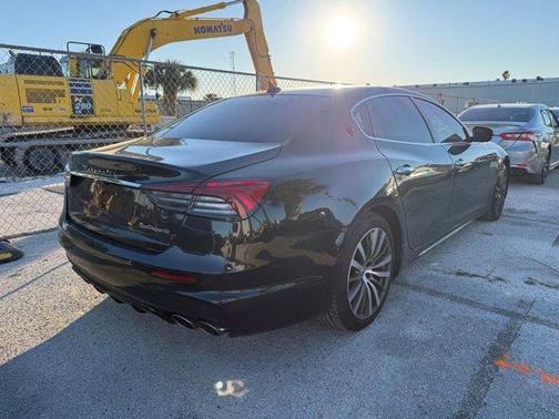 2022 Maserati Quattroporte Modena