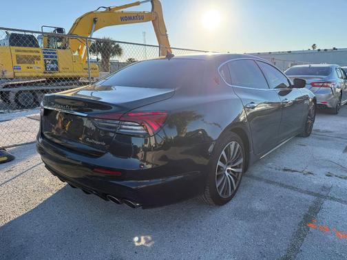 2022 Maserati Quattroporte Modena