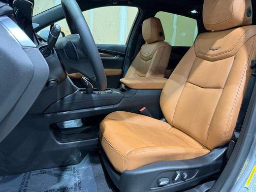 Argent Silver Metallic 2026 Cadillac XT5 Premium Luxury