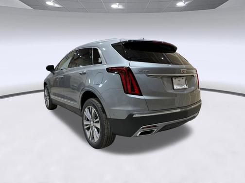 Argent Silver Metallic 2026 Cadillac XT5 Premium Luxury