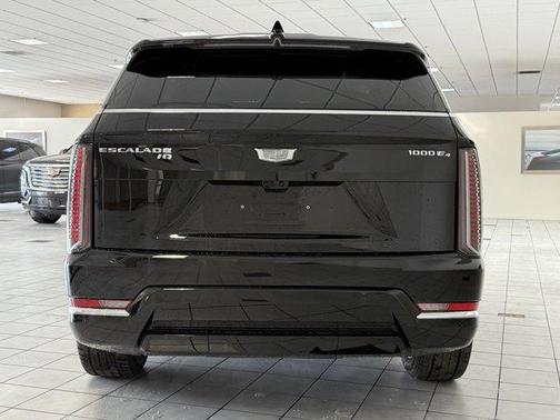 2025 Cadillac Escalade Luxury