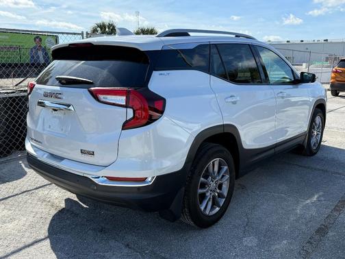 2022 GMC Terrain SLT