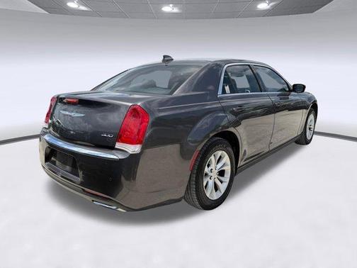 Granite Crystal Metallic Clearcoat 2015 Chrysler 300 Limited