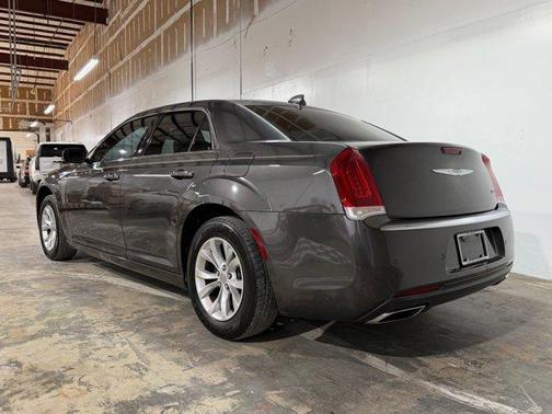 Granite Crystal Metallic Clearcoat 2015 Chrysler 300 Limited