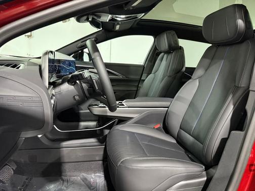 2025 Cadillac LYRIQ Luxury