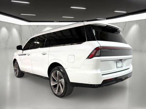 2025 Lincoln Navigator Black Label