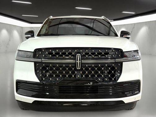2025 Lincoln Navigator Black Label