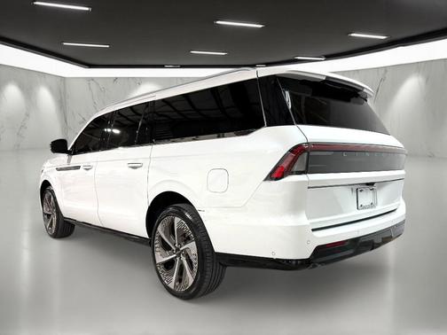 2025 Lincoln Navigator Black Label