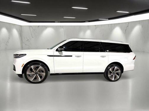 2025 Lincoln Navigator Black Label