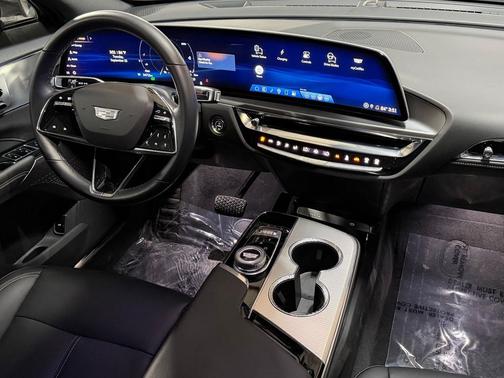 Nimbus Metallic 2024 Cadillac LYRIQ Tech