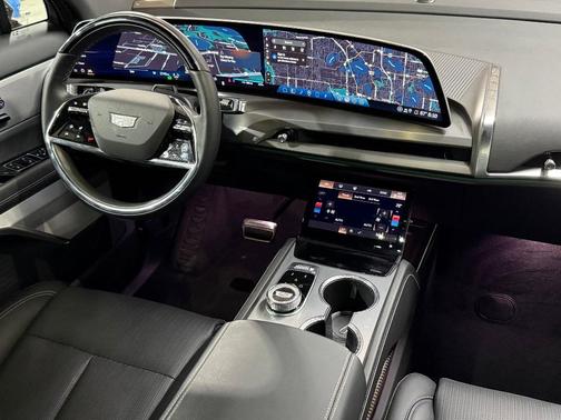 Radiant Red Tintcoat 2026 Cadillac VISTIQ Sport