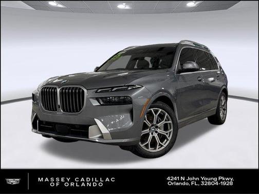 Gray 2025 BMW X7 xDrive40i
