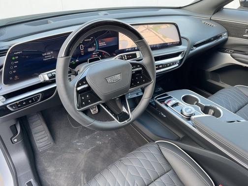 Vibrant White Tricoat 2027 Cadillac LYRIQ Signature Sport