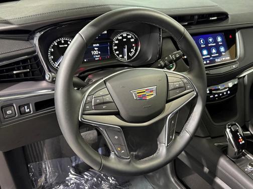 2025 Cadillac XT5 Luxury