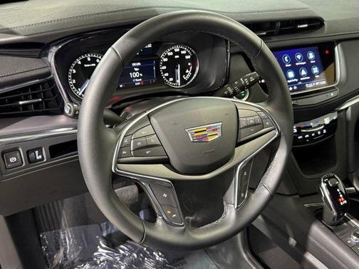 2025 Cadillac XT5 Luxury