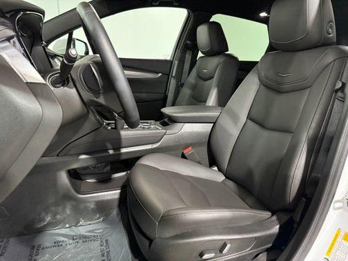 2025 Cadillac XT5 Luxury