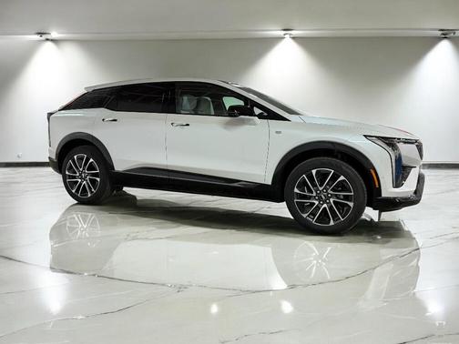 2025 Cadillac OPTIQ Sport 1 AWD