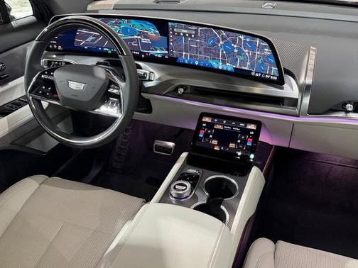 Stellar Black Metallic 2026 Cadillac VISTIQ Luxury