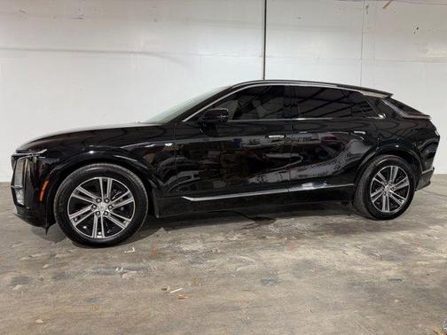 Stellar Black Metallic 2024 Cadillac LYRIQ Luxury