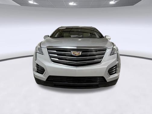 Radiant Silver Metallic 2018 Cadillac XT5 Base
