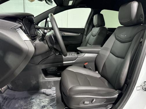 2025 Cadillac XT5 Luxury