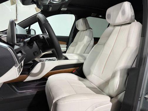 Argent Silver Metallic 2026 Cadillac VISTIQ Luxury