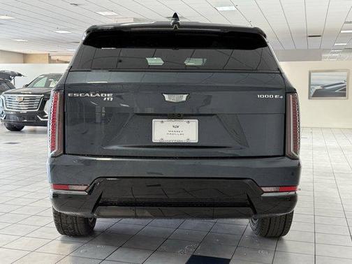 2025 Cadillac Escalade Sport