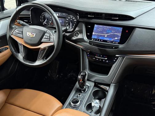 Stellar Black Metallic 2023 Cadillac XT5 Premium Luxury