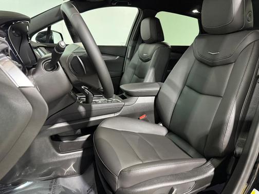 Stellar Black Metallic 2026 Cadillac XT5 Luxury