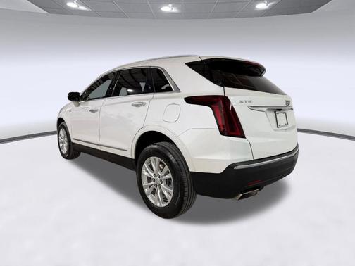 Crystal White Tricoat 2021 Cadillac XT5 Luxury