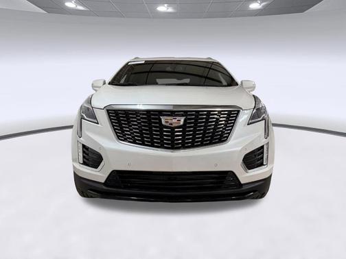 Crystal White Tricoat 2021 Cadillac XT5 Luxury