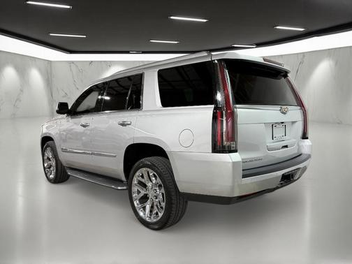 2016 Cadillac Escalade Standard