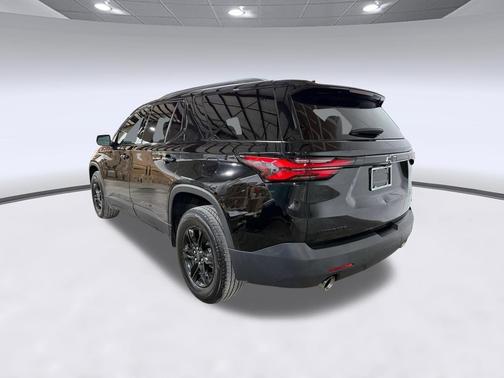 Mosaic Black Metallic 2023 Chevrolet Traverse LT Cloth