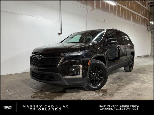 Mosaic Black Metallic 2023 Chevrolet Traverse LT Cloth