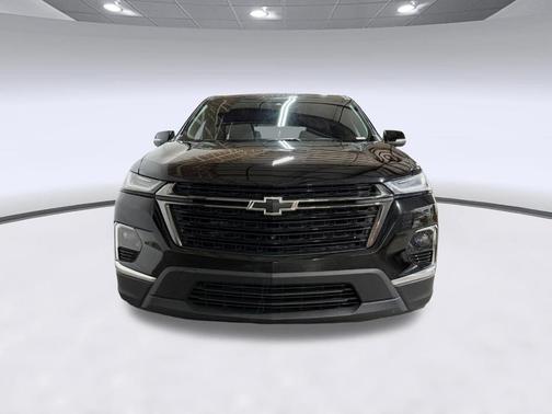Mosaic Black Metallic 2023 Chevrolet Traverse LT Cloth
