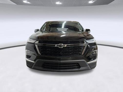Mosaic Black Metallic 2023 Chevrolet Traverse LT Cloth