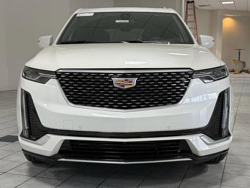 2025 Cadillac XT6 Luxury FWD