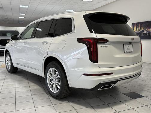 2025 Cadillac XT6 Luxury FWD