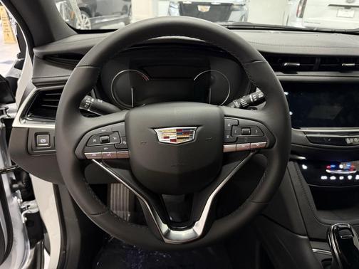 2025 Cadillac XT6 Luxury FWD